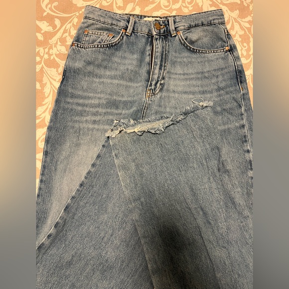 Stradivarius Light Wash Denim Jeans - Size US 6/M. - Picture 4 of 4